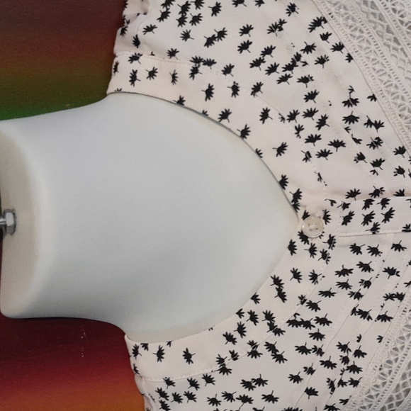 Ann Taylor Blouse - Picture 5 of 7